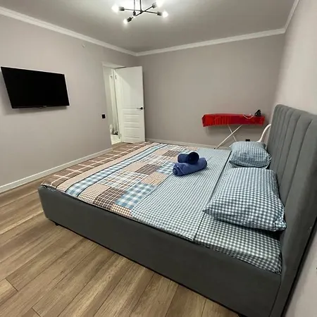 Cosy flat in the city center Aktobe Exterior photo